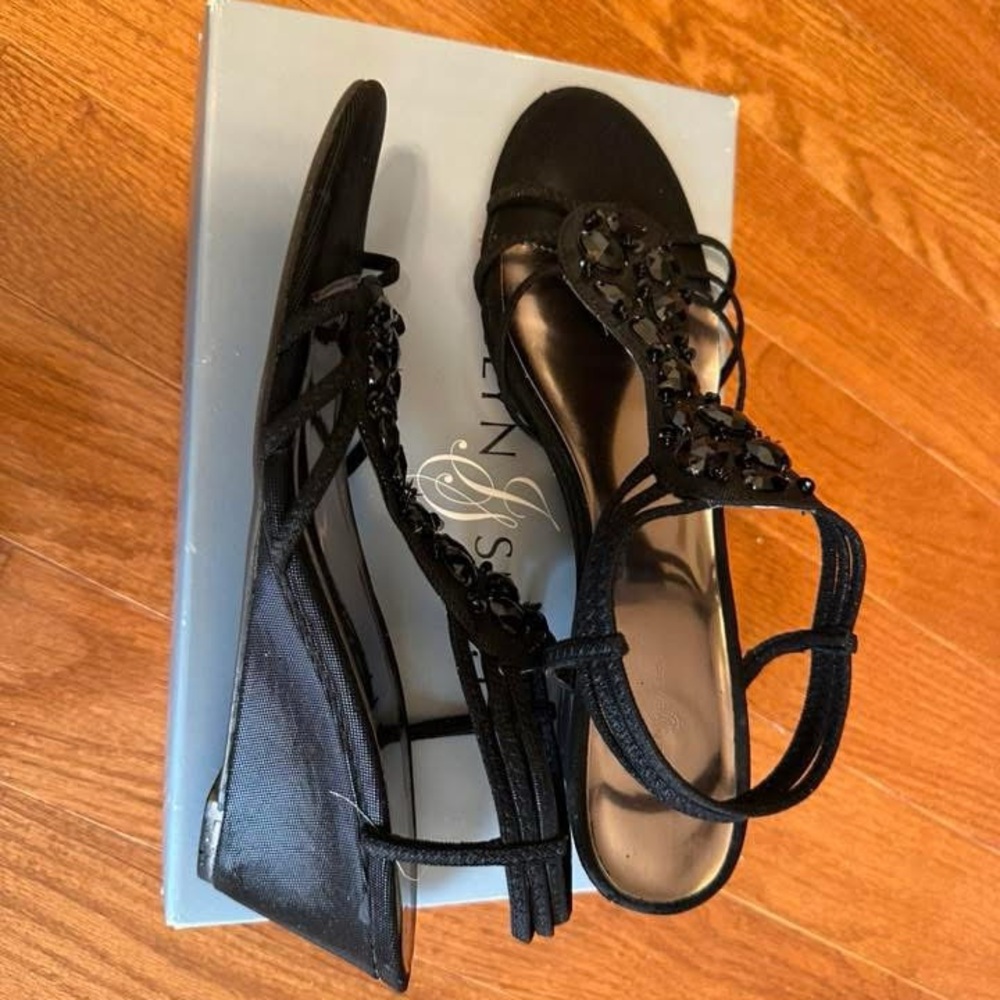 Jaclyn Smith Black Gladiator Sandals